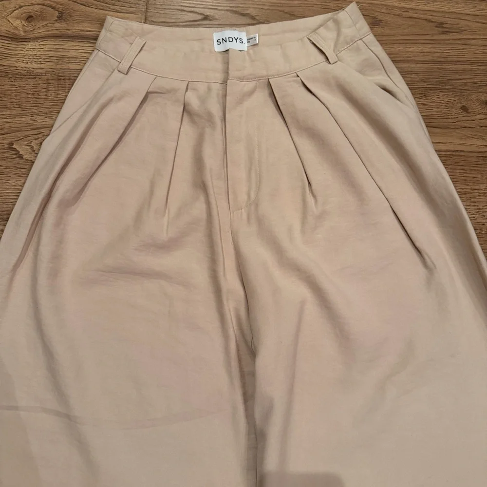 NWOT SNDYS Revolve Hills Pant in Cream M-6 - Picture 4 of 9